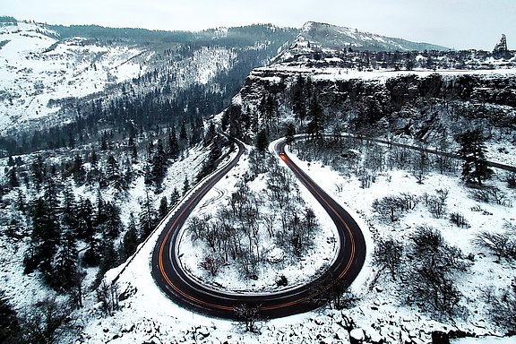 snow-covered-mountain-3608629.jpg 